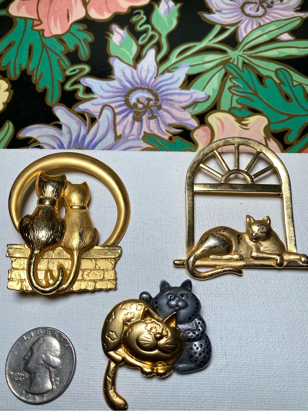 Vintage JJ Cat Brooch Set